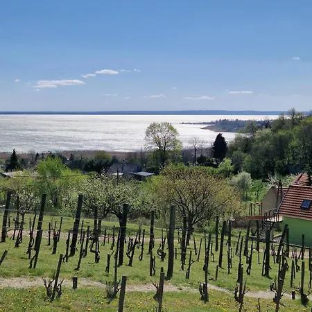 Nyaraló 100 éves Présház Badacsonyörs