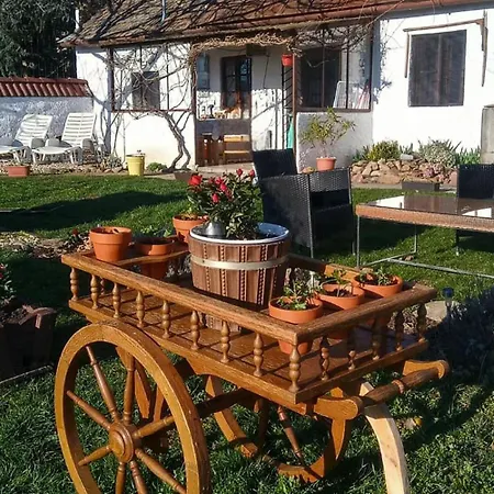 100 éves Présház Casa de Férias